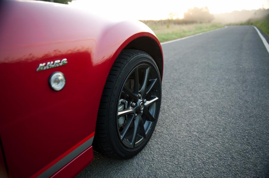  Mazda MX-5 Kuro 2012 года  (UK) (фото 23 из 54)